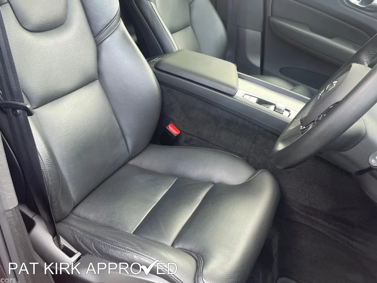 Volvo XC60 Estate, Petrol Hybrid, 2023, Grey