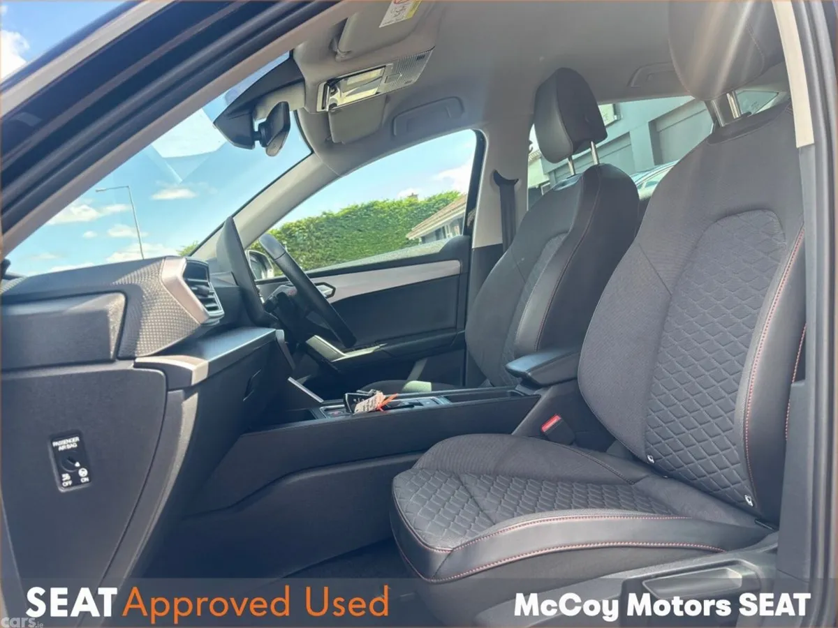 SEAT Leon Hatchback, Petrol Plug-in Hybrid, 2025, Black