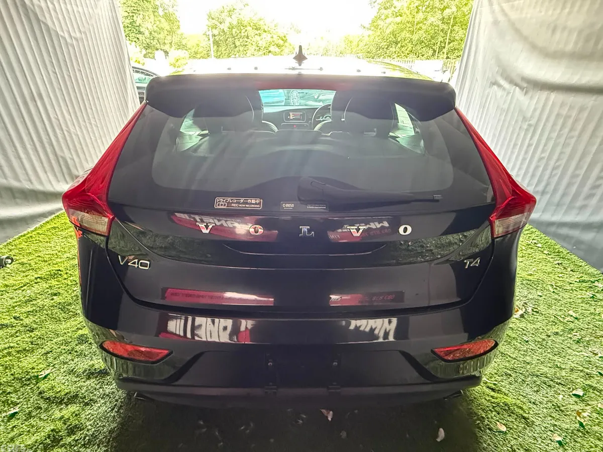 Volvo V40 Hatchback, Petrol, 2013, Black