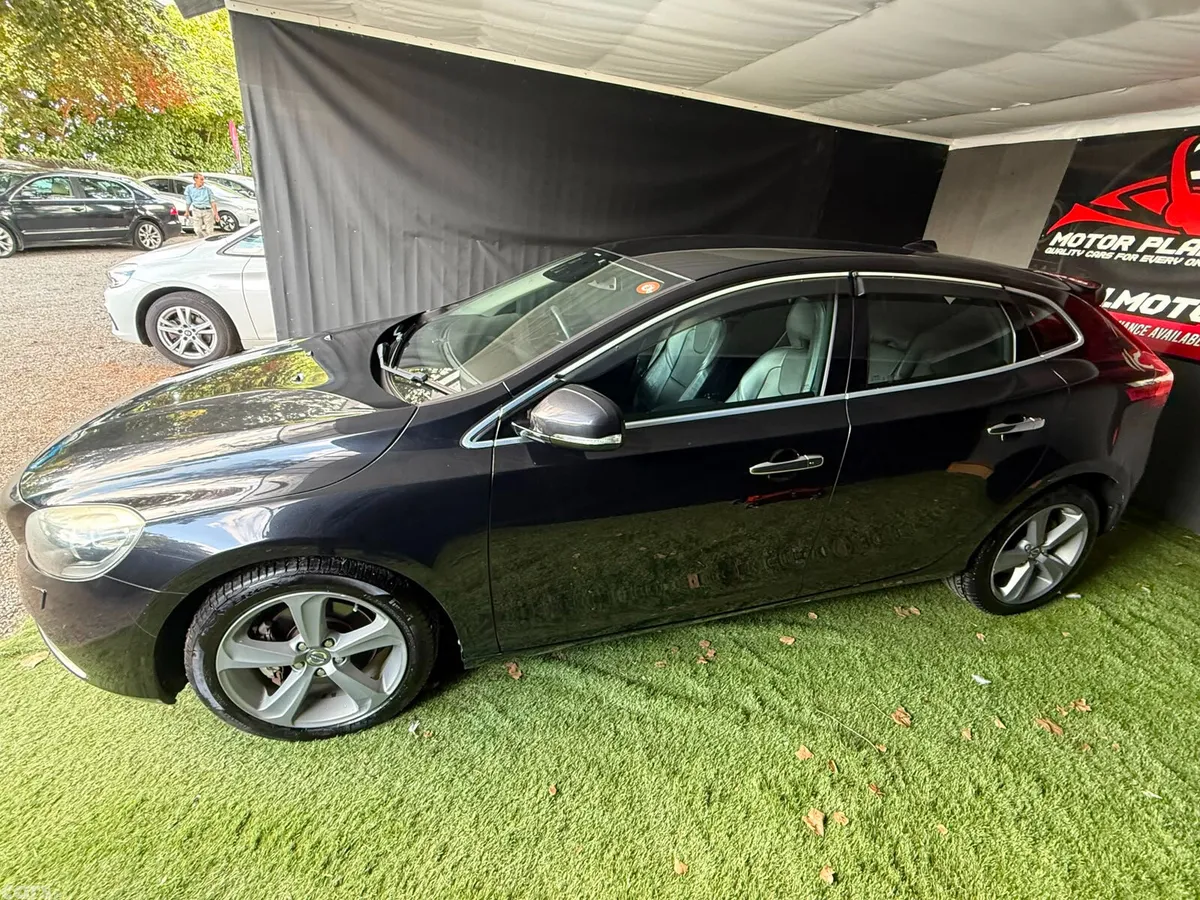 Volvo V40 Hatchback, Petrol, 2013, Black