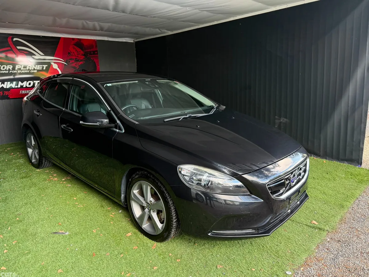 Volvo V40 Hatchback, Petrol, 2013, Black