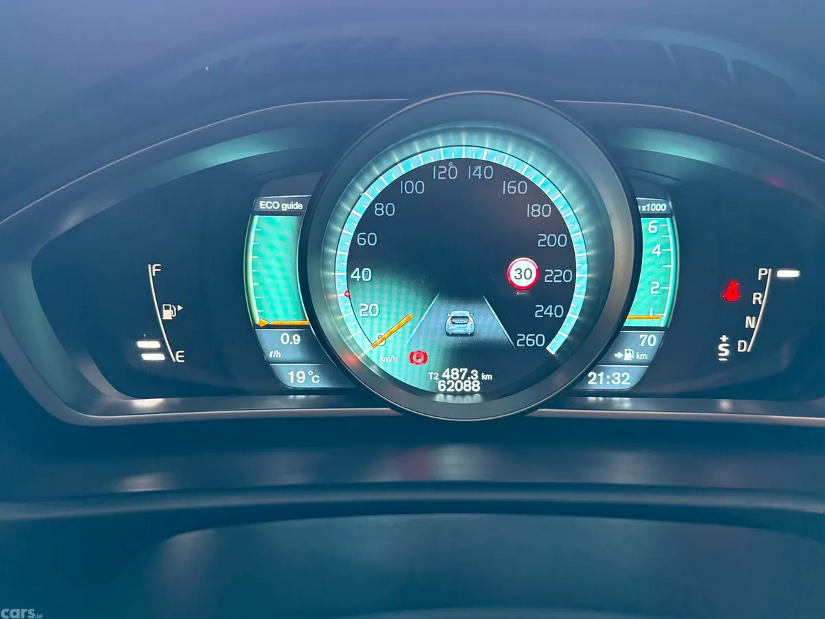 Volvo V40 Hatchback, Petrol, 2013, Black
