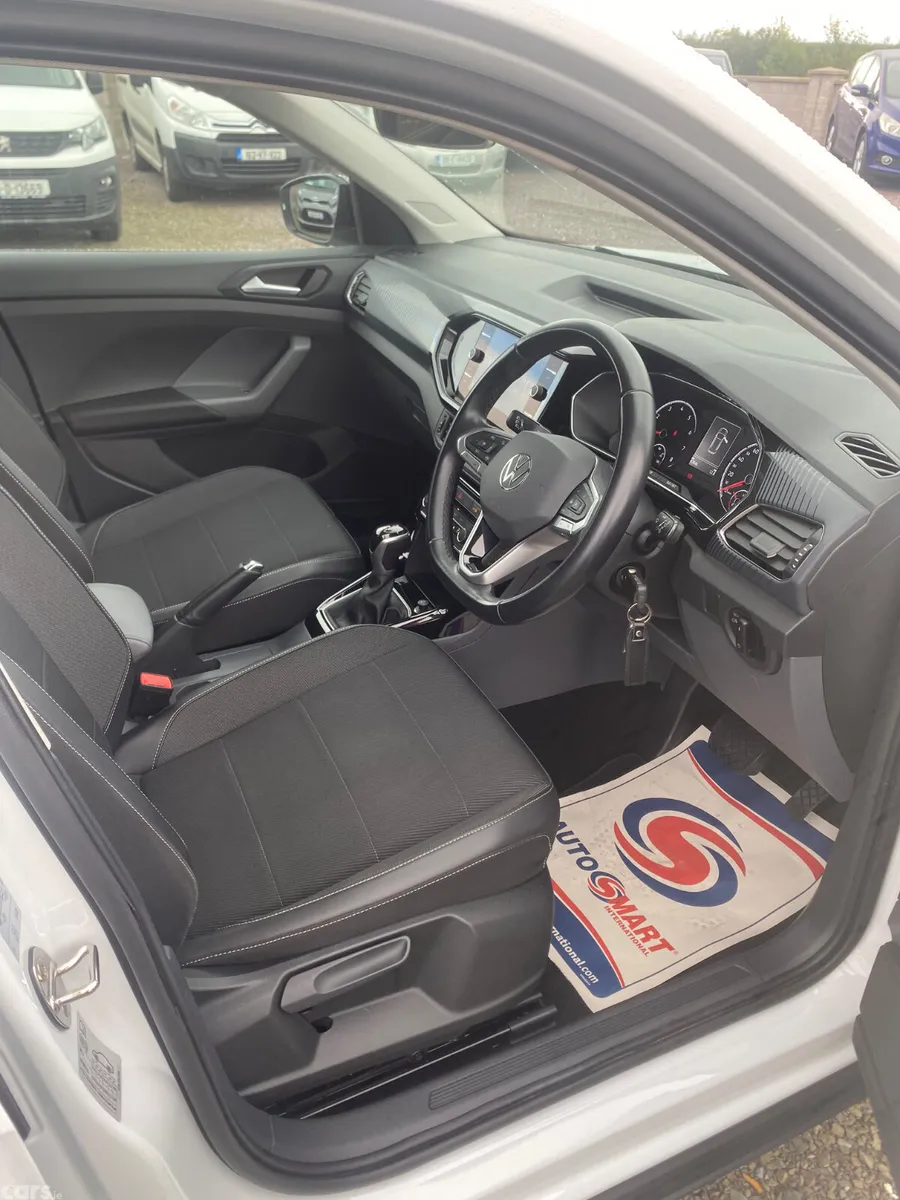 Volkswagen T-Cross Estate/Jeep, Petrol, 2021, White