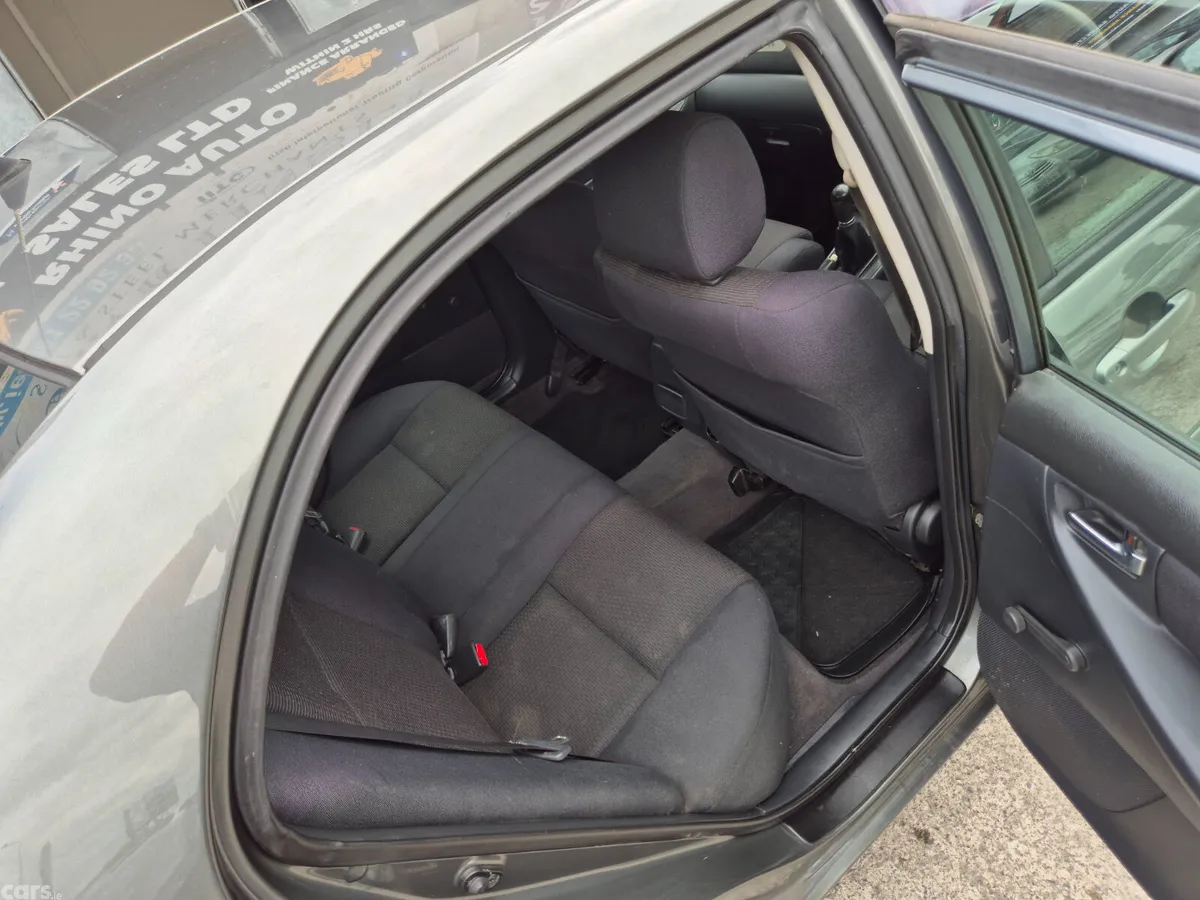 Toyota Corolla Saloon, Petrol, 2007, Grey