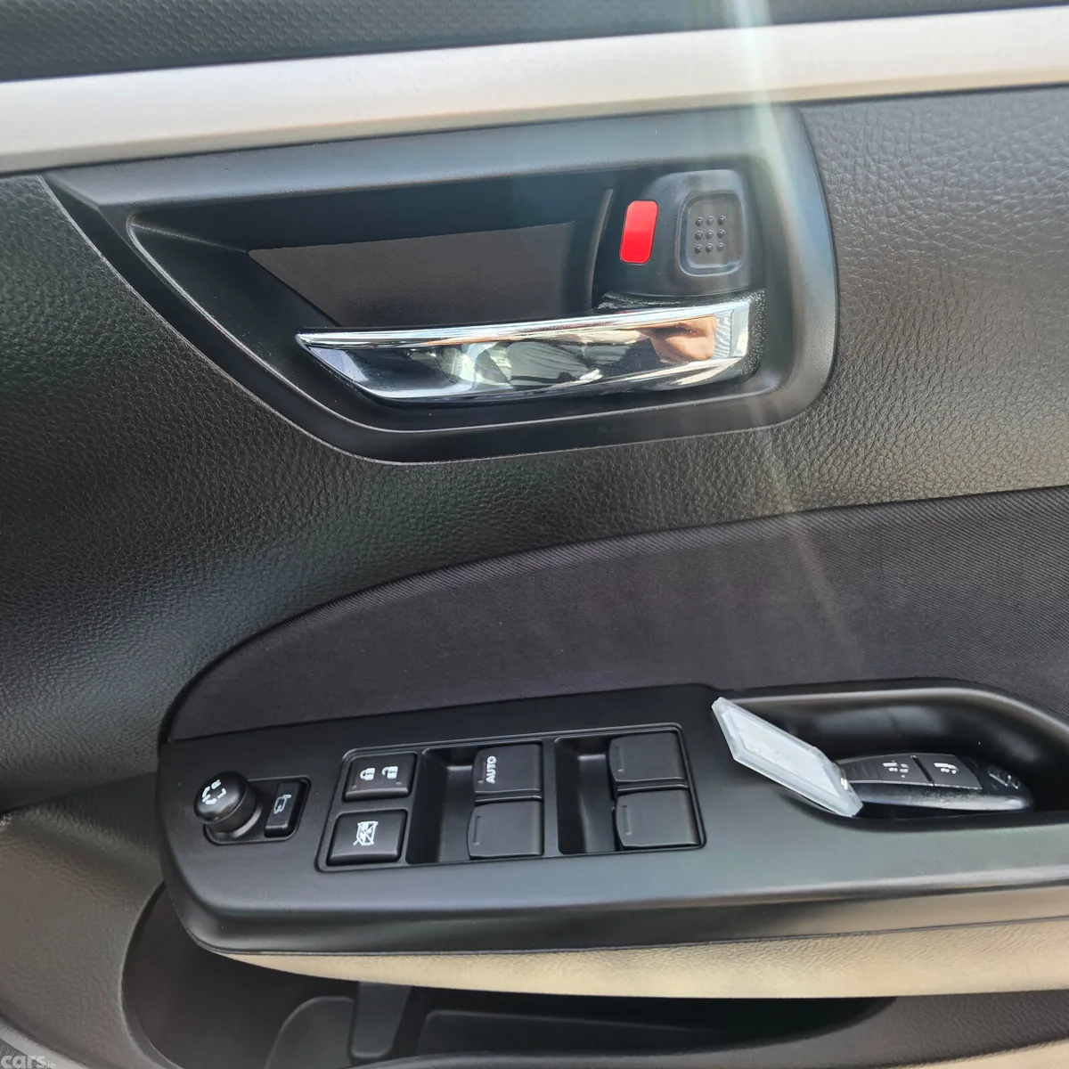 Suzuki Swift Hatchback, Petrol, 2015, Silver