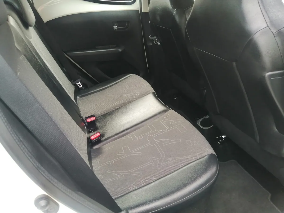 Toyota Aygo Hatchback, Petrol, 2014, White