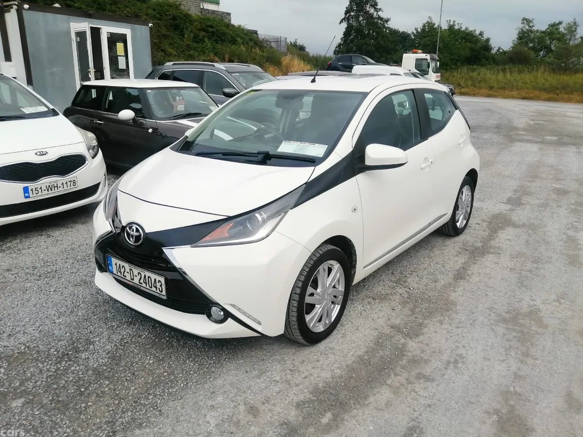 Toyota Aygo Hatchback, Petrol, 2014, White