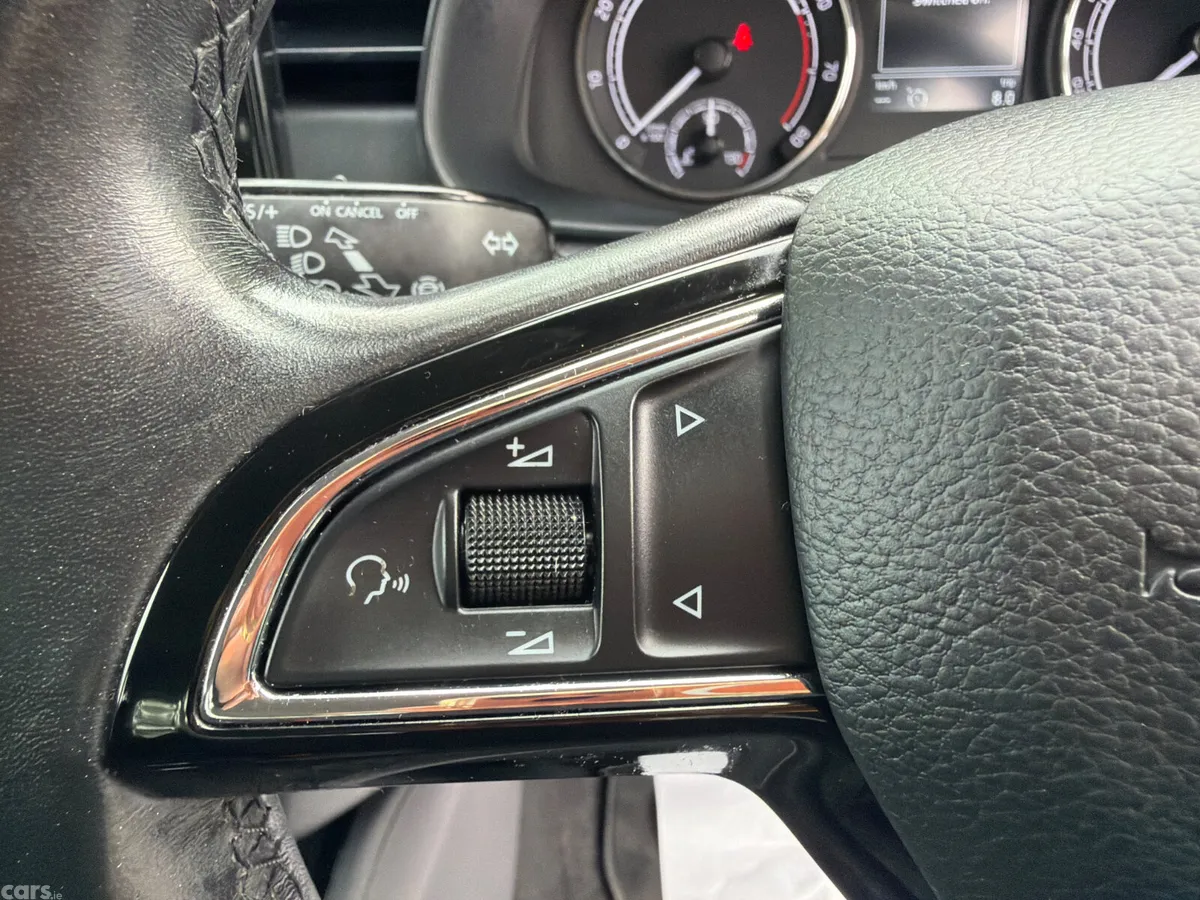 Skoda Kamiq Hatchback, Petrol, 2020, Grey