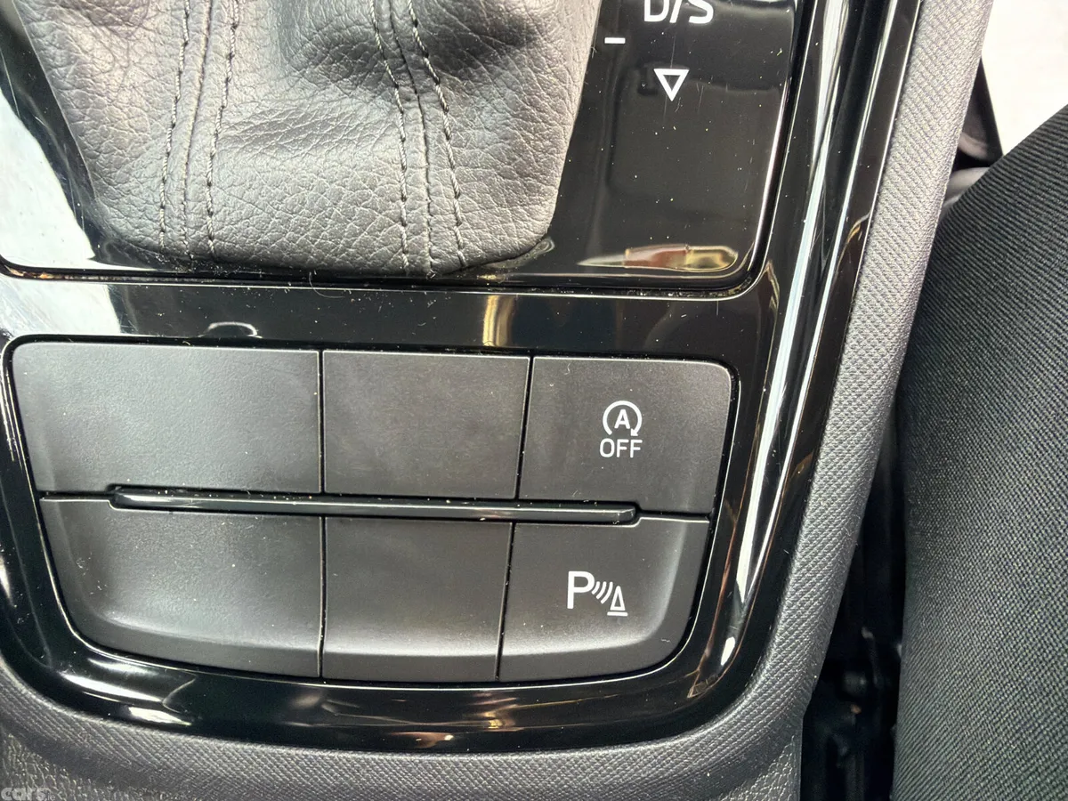 Skoda Kamiq Hatchback, Petrol, 2020, Grey