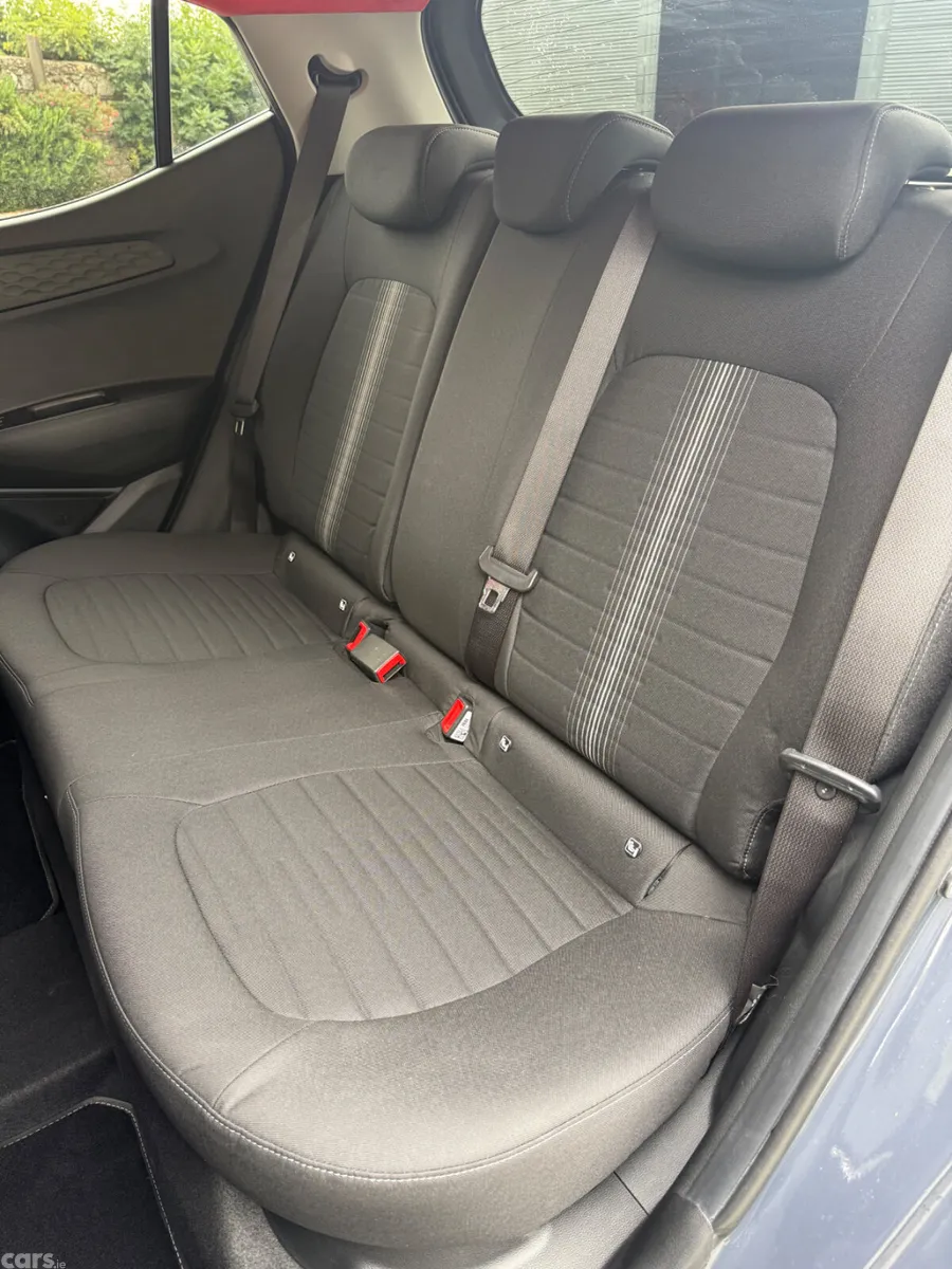 Hyundai i10 Hatchback, Petrol, 2023, Grey