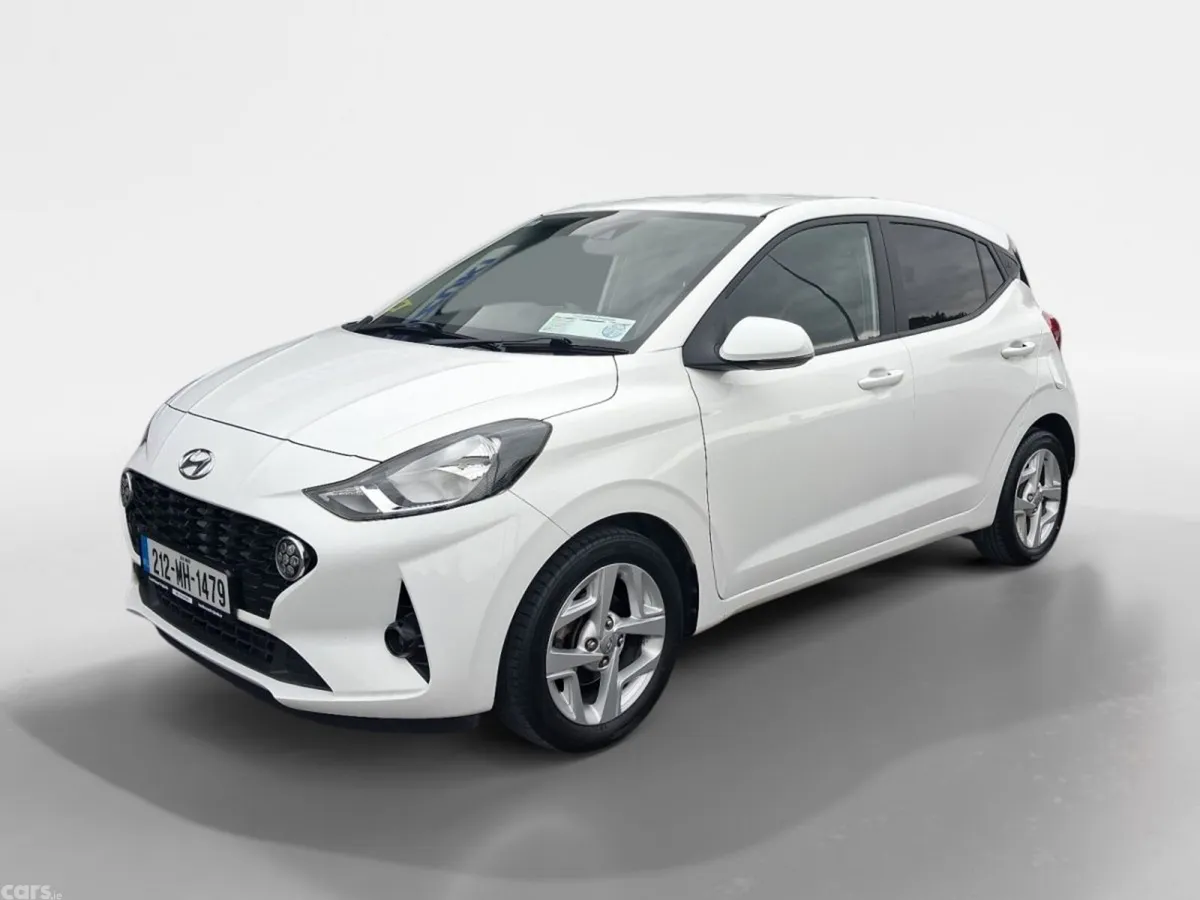 Hyundai i10 Hatchback, Petrol, 2021, White