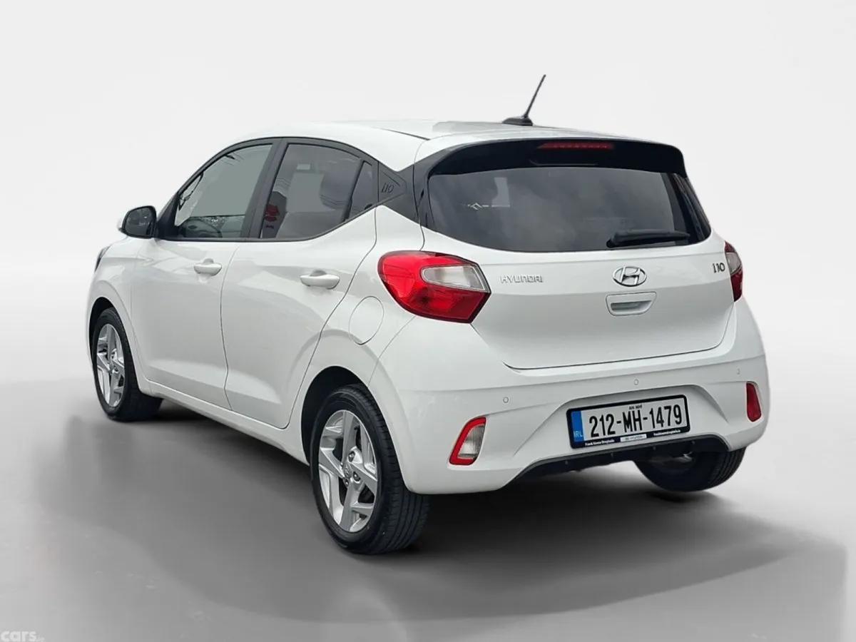Hyundai i10 Hatchback, Petrol, 2021, White