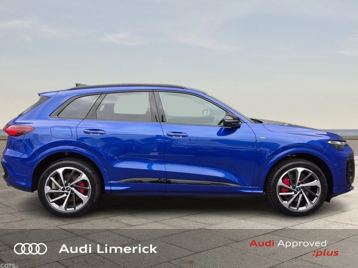 Audi Q5 SUV, Petrol Plug-in Hybrid, 2026, Blue