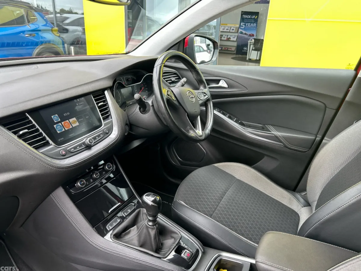 Opel Grandland X MPV, Petrol, 2018, Red