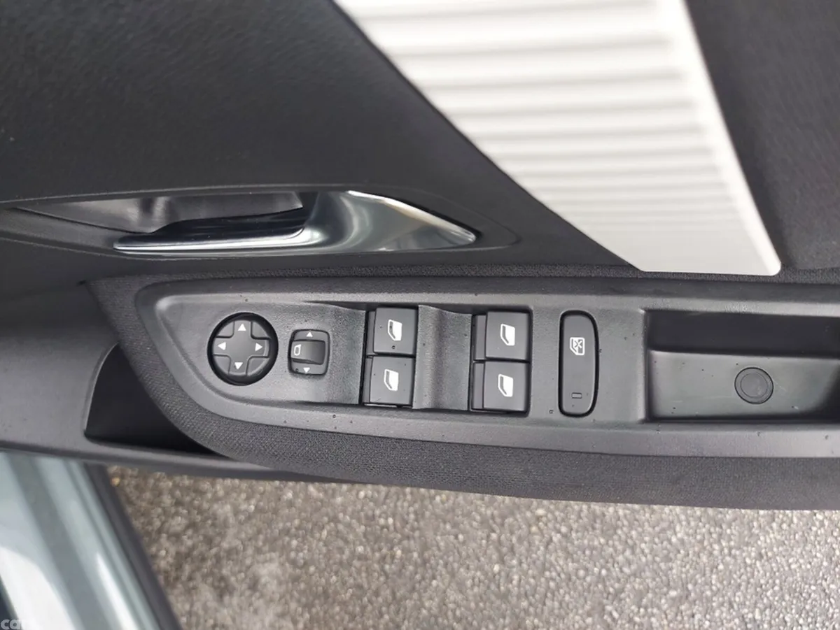 Citroen C4 Saloon, Petrol Hybrid, 2027, Green