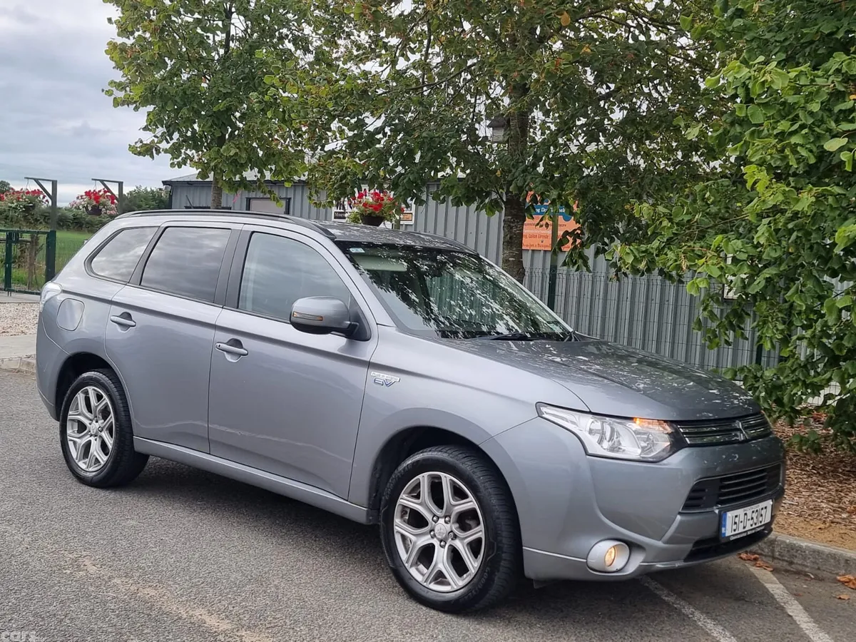 Mitsubishi Outlander SUV, Petrol Plug-in Hybrid, 2015, Grey
