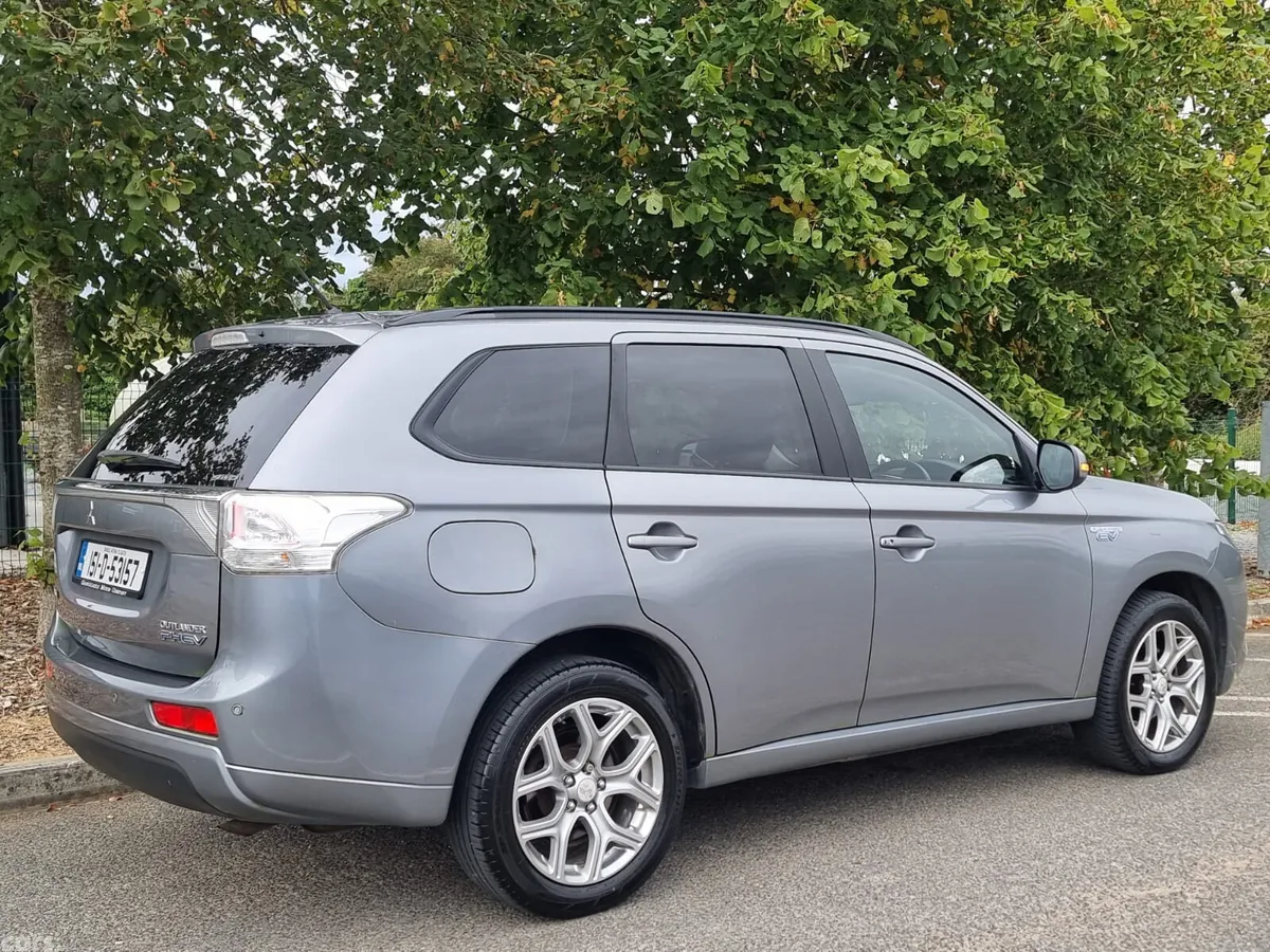 Mitsubishi Outlander SUV, Petrol Plug-in Hybrid, 2015, Grey