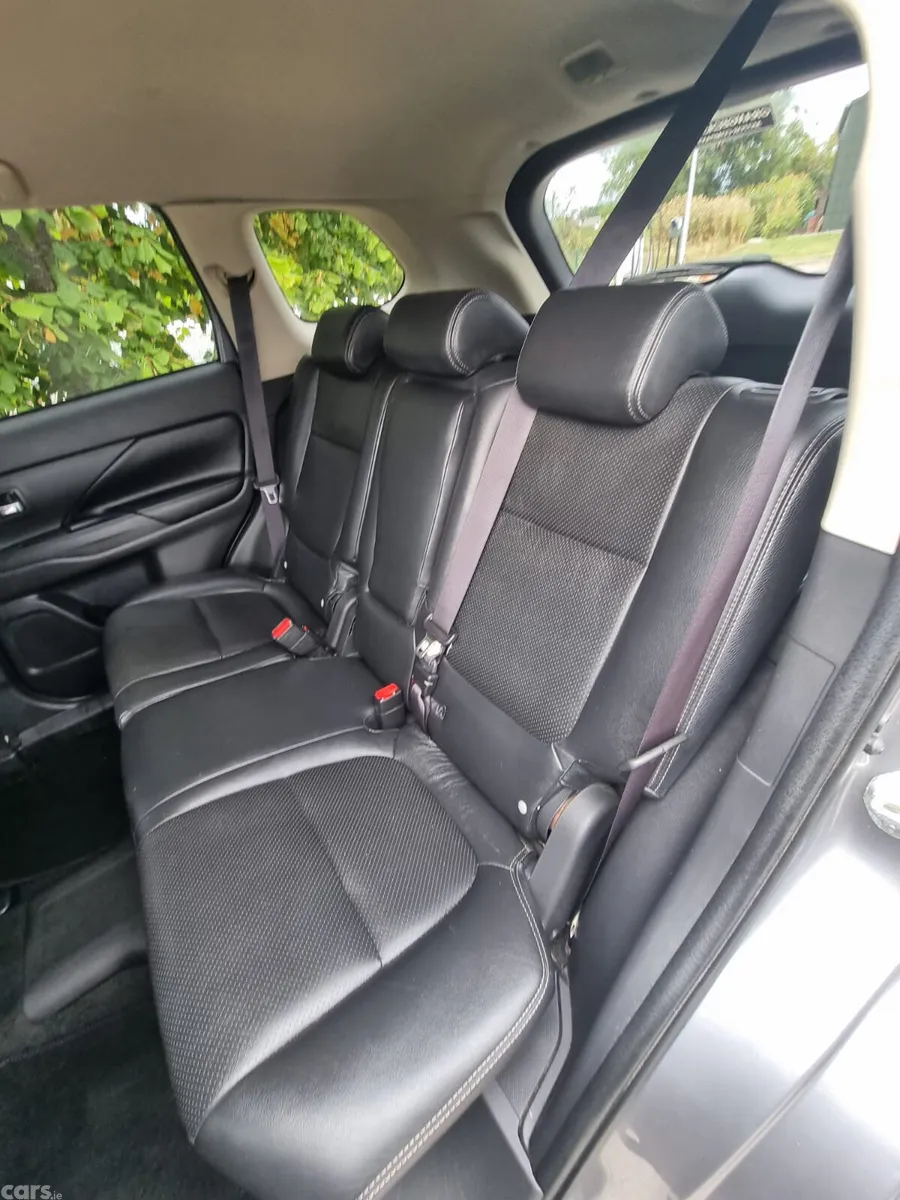 Mitsubishi Outlander SUV, Petrol Plug-in Hybrid, 2015, Grey