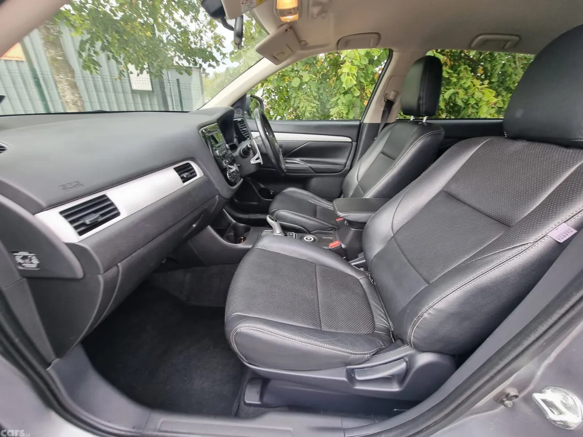 Mitsubishi Outlander SUV, Petrol Plug-in Hybrid, 2015, Grey