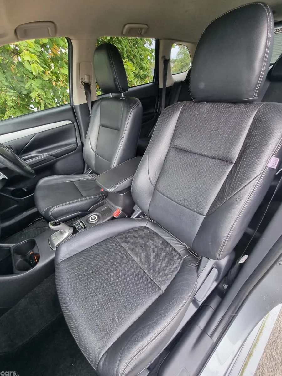 Mitsubishi Outlander SUV, Petrol Plug-in Hybrid, 2015, Grey