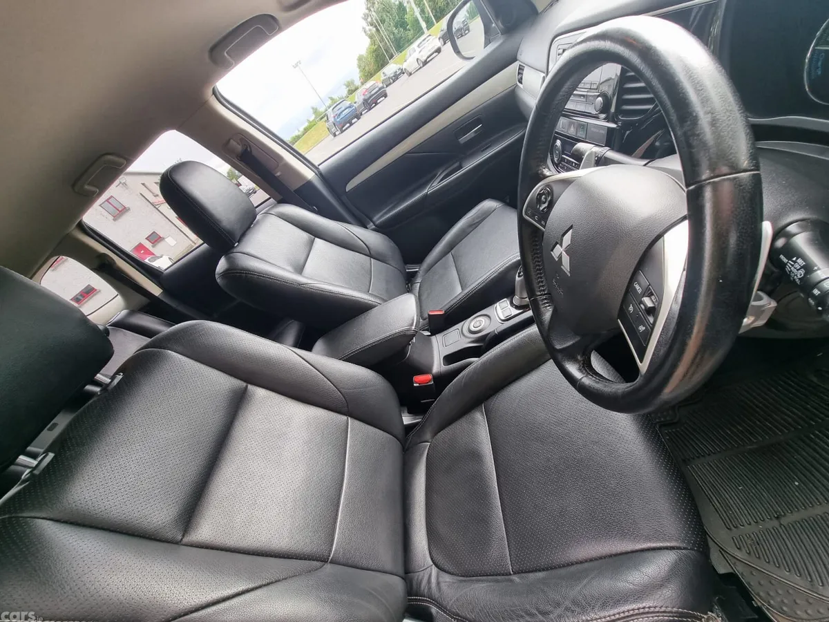 Mitsubishi Outlander SUV, Petrol Plug-in Hybrid, 2015, Grey