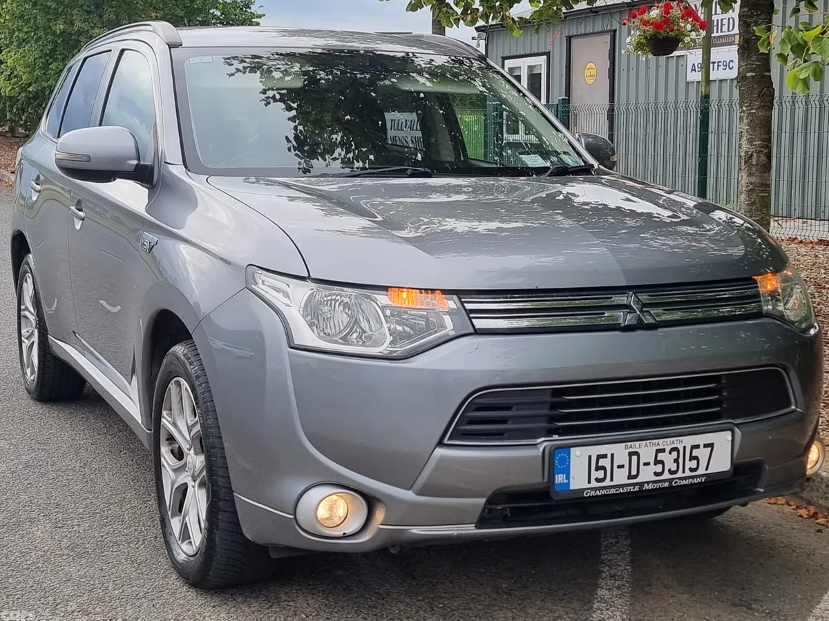 Mitsubishi Outlander SUV, Petrol Plug-in Hybrid, 2015, Grey