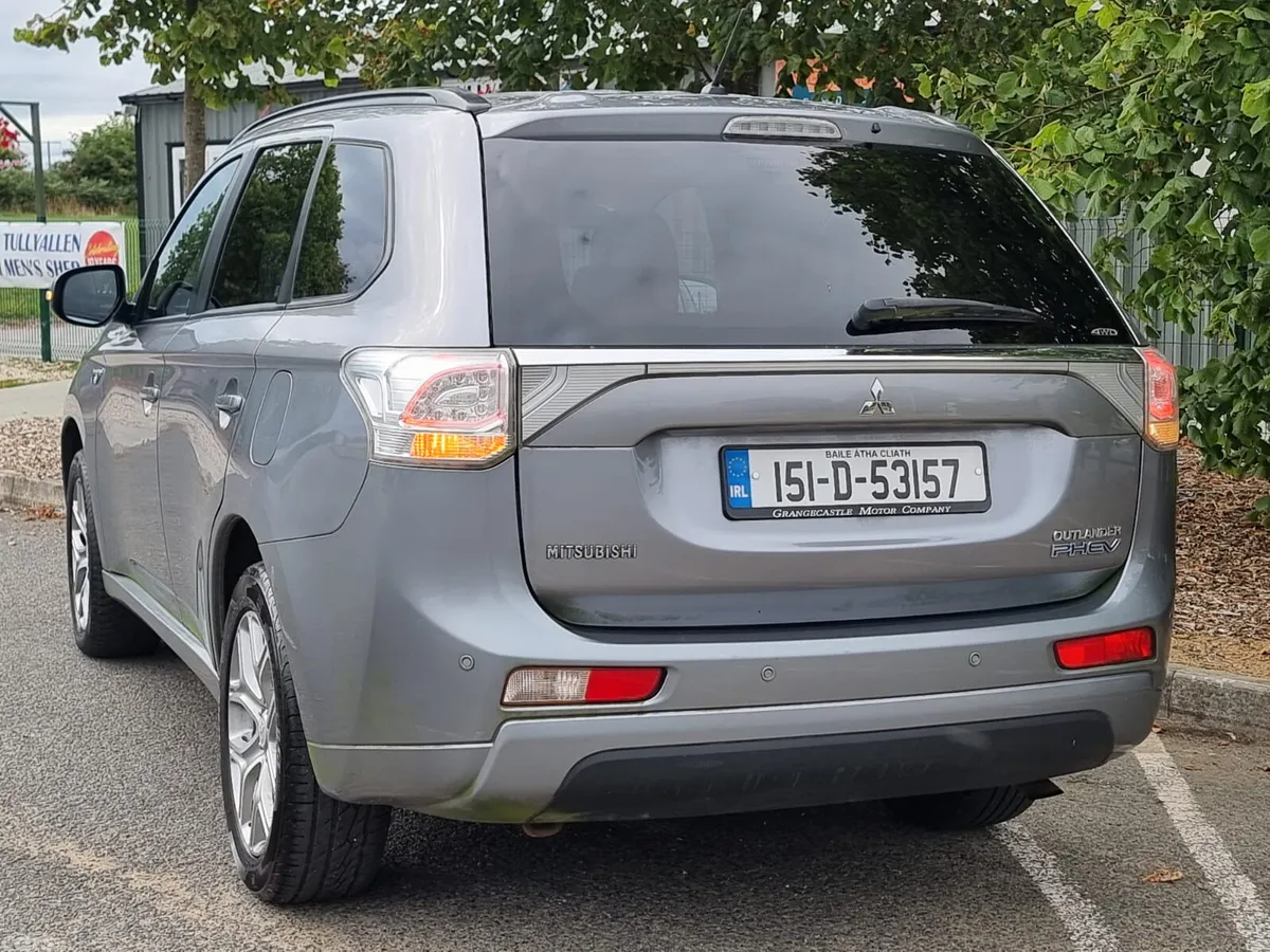 Mitsubishi Outlander SUV, Petrol Plug-in Hybrid, 2015, Grey