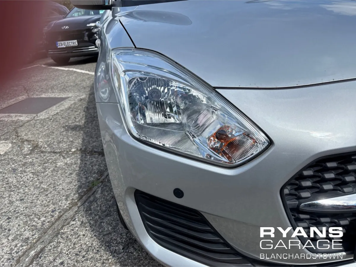 Suzuki Swift Hatchback, Petrol, 2023, Silver