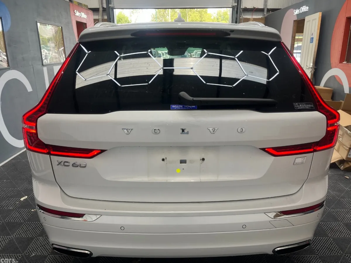 Volvo XC60 SUV, Petrol Hybrid, 2021, White
