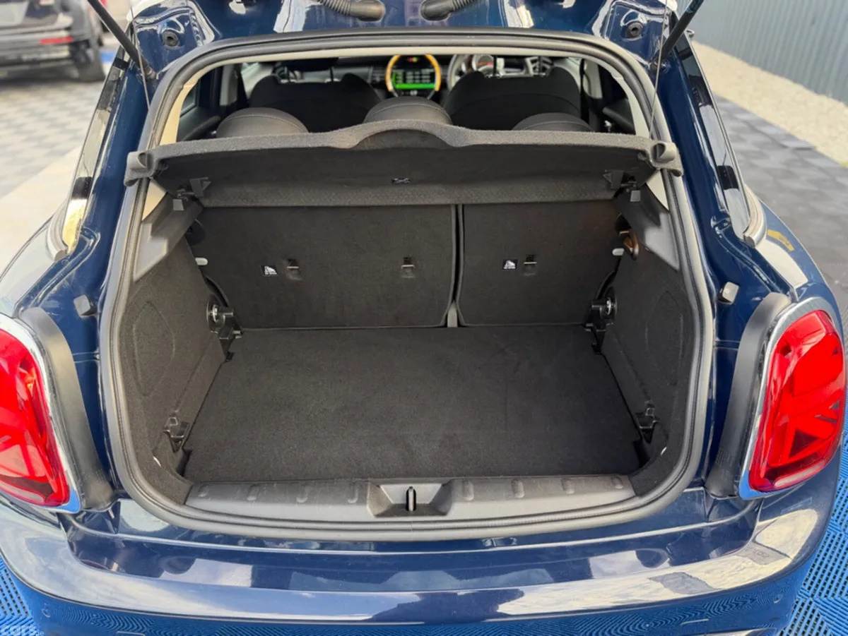 Mini Cooper Hatchback, Diesel, 2018, Blue
