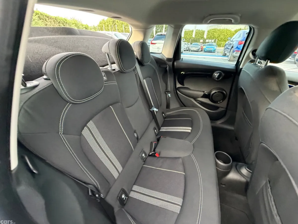 Mini Cooper Hatchback, Diesel, 2018, Blue