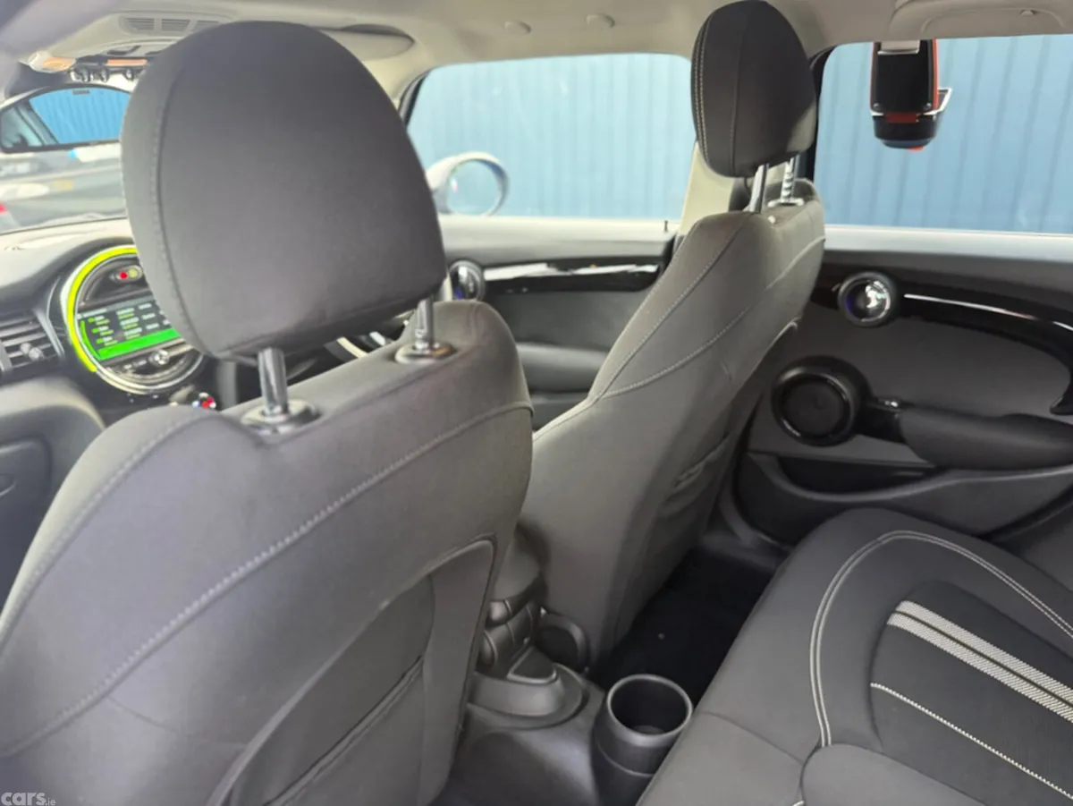 Mini Cooper Hatchback, Diesel, 2018, Blue