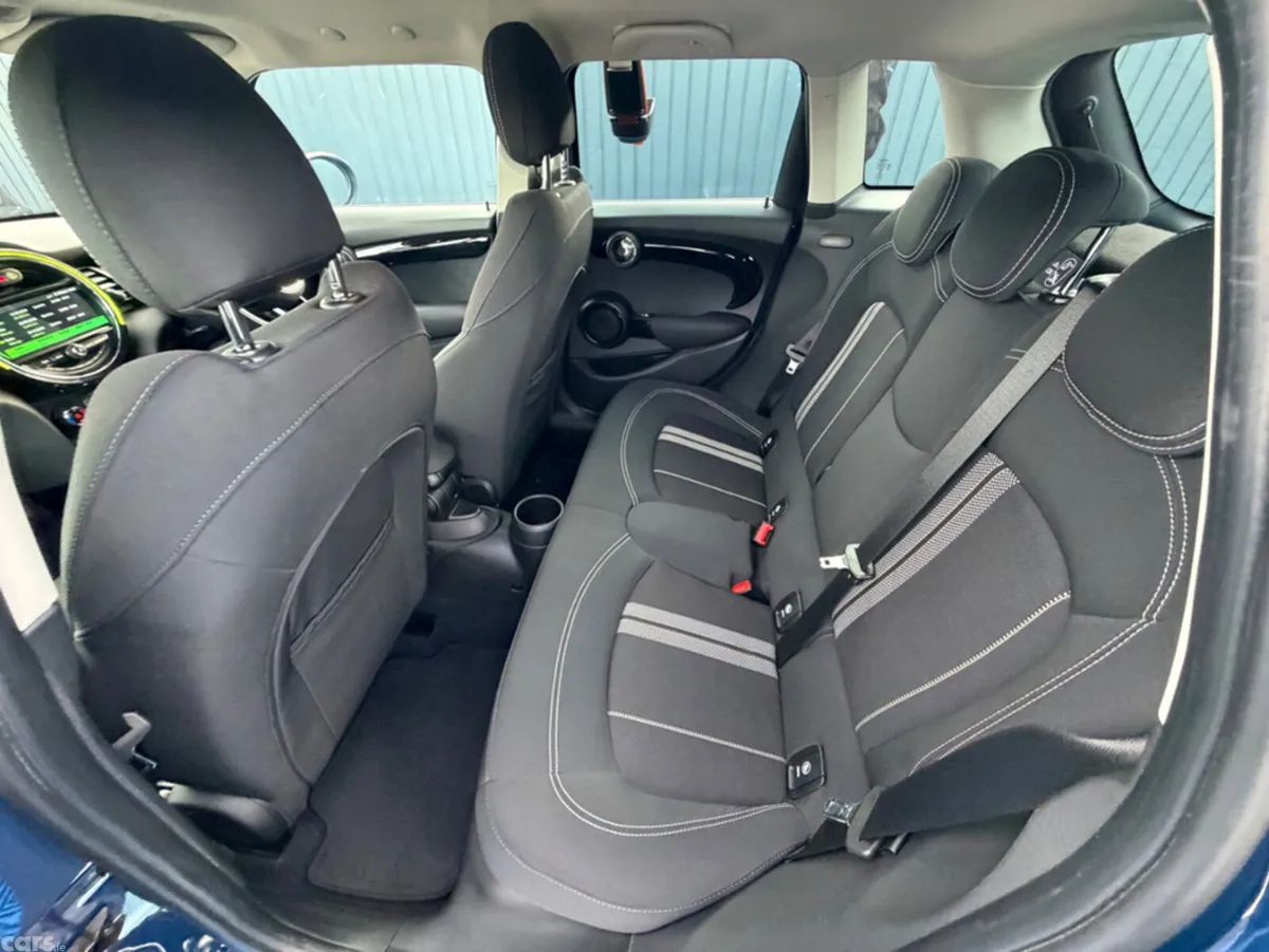Mini Cooper Hatchback, Diesel, 2018, Blue
