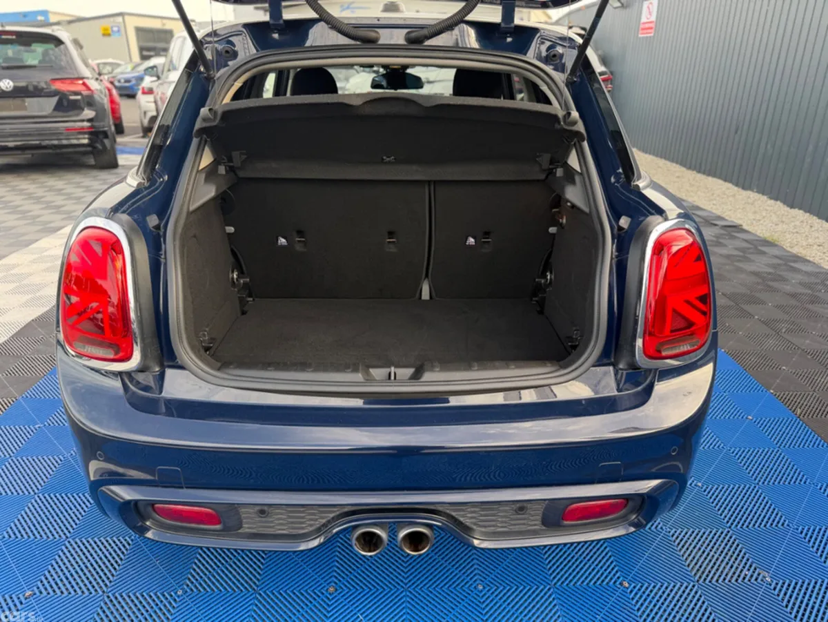 Mini Cooper Hatchback, Diesel, 2018, Blue