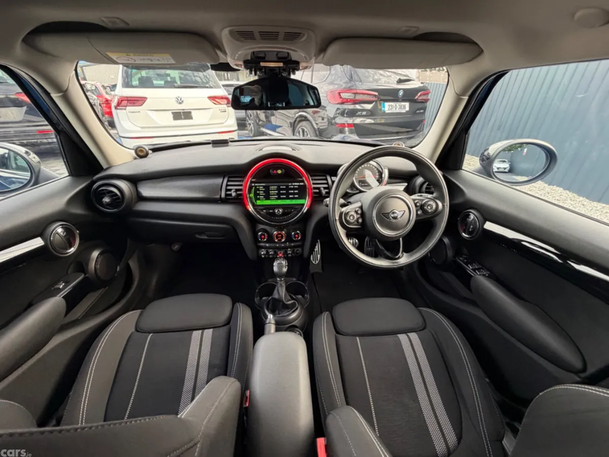 Mini Cooper Hatchback, Diesel, 2018, Blue
