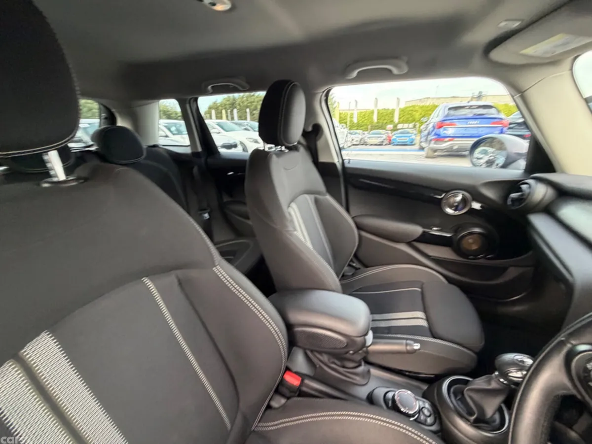 Mini Cooper Hatchback, Diesel, 2018, Blue