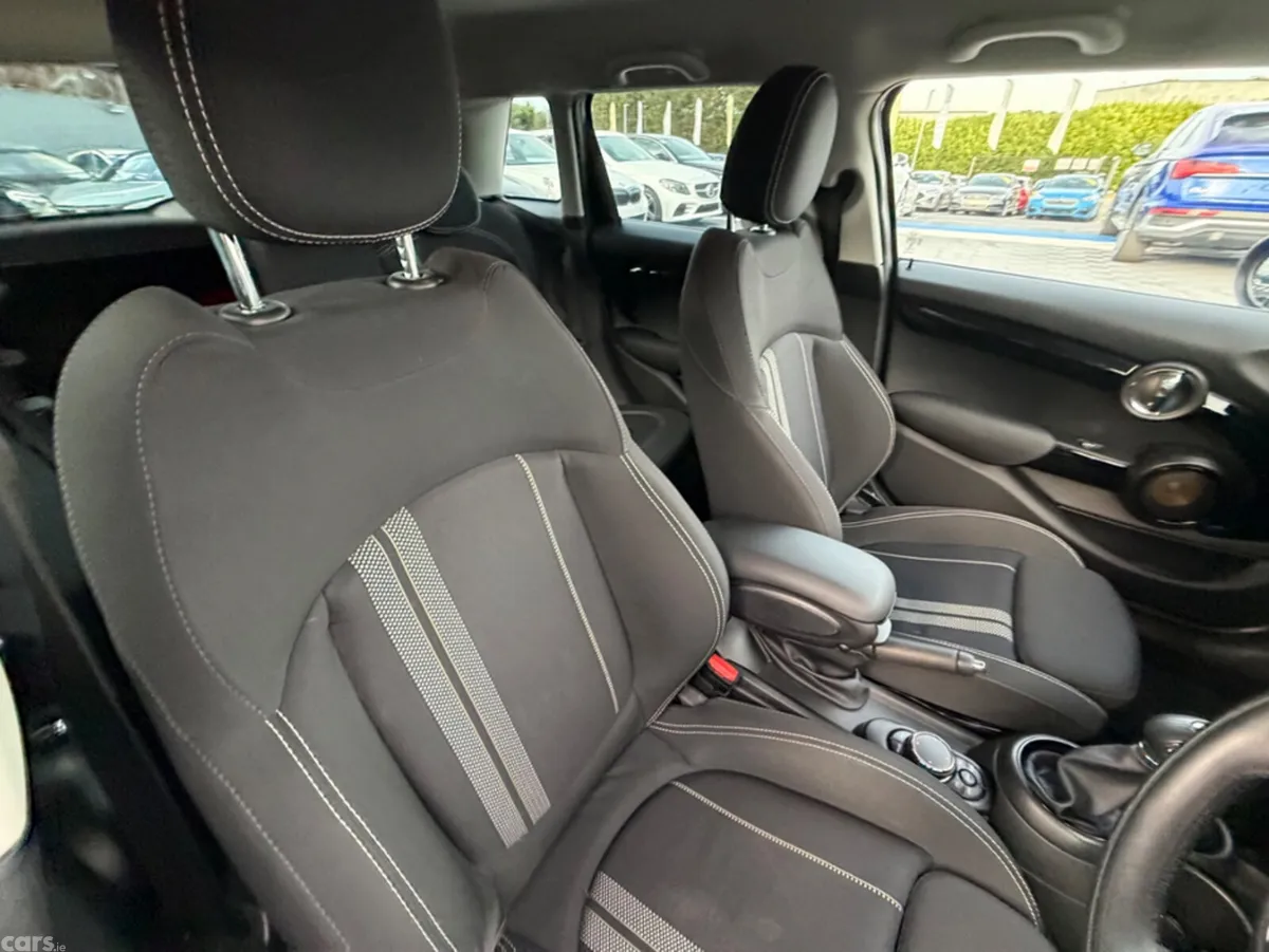 Mini Cooper Hatchback, Diesel, 2018, Blue