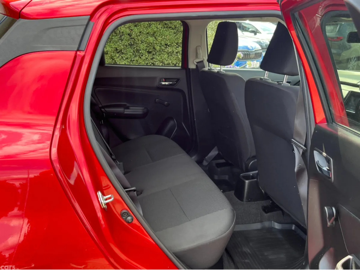 Suzuki Swift Hatchback, Petrol, 2018, Red