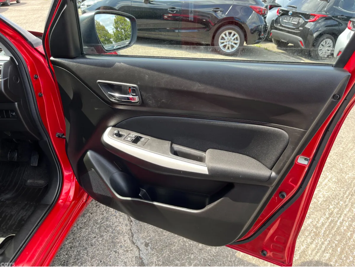 Suzuki Swift Hatchback, Petrol, 2018, Red