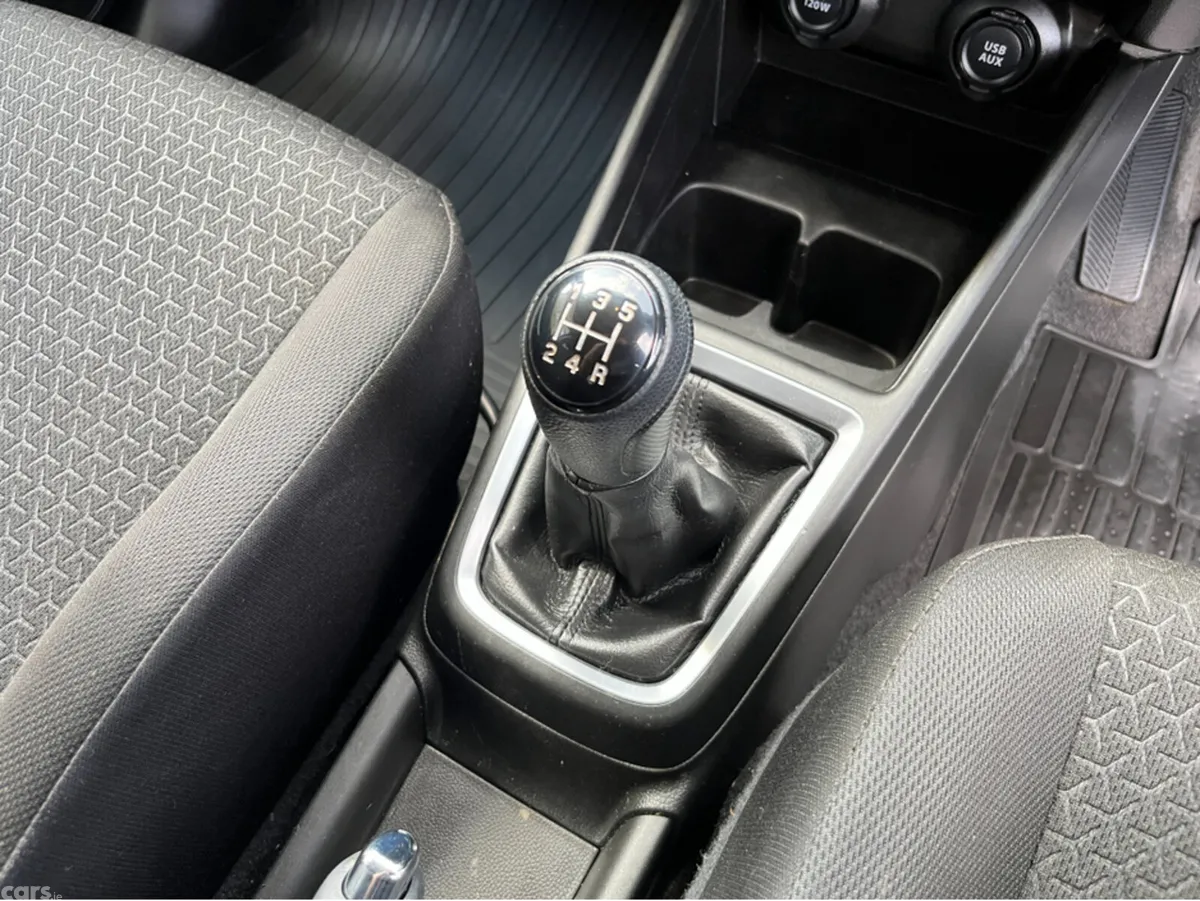 Suzuki Swift Hatchback, Petrol, 2018, Red