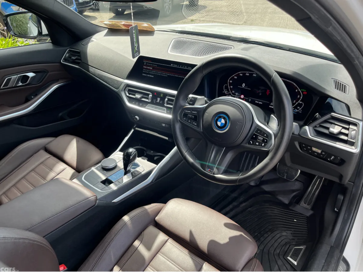 BMW 3-Series Saloon, Petrol Plug-in Hybrid, 2022, White