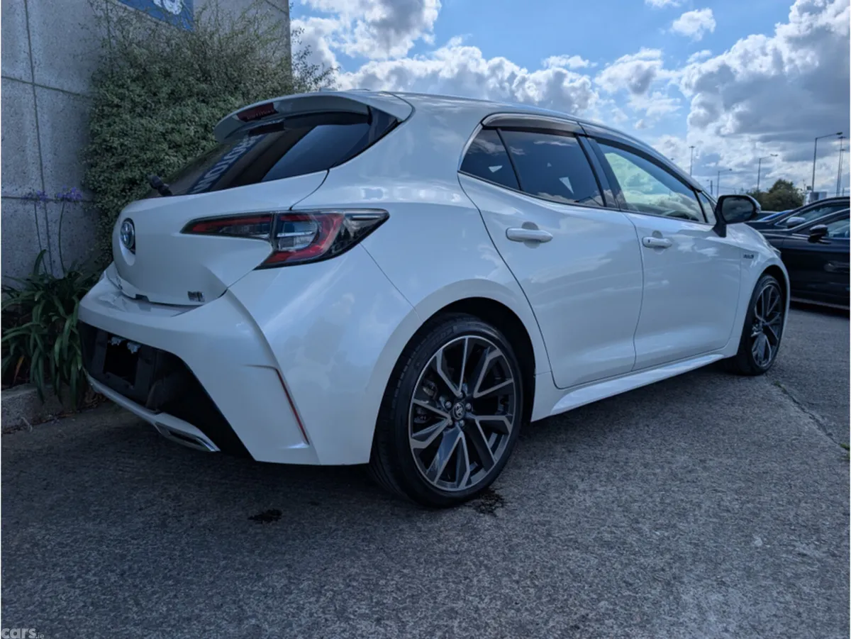 Toyota Corolla Hatchback, Petrol Hybrid, 2019, White