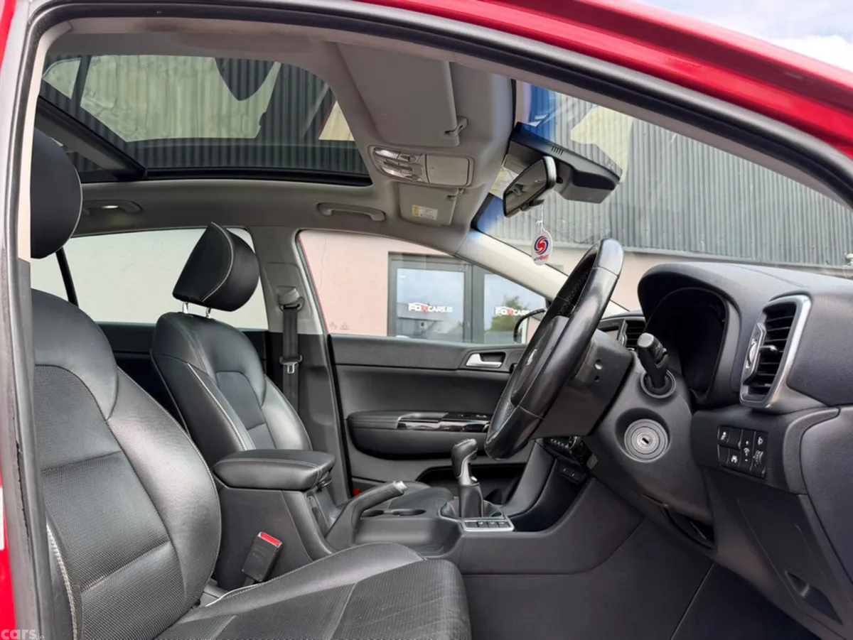 Kia Sportage SUV, Diesel, 2017, Red