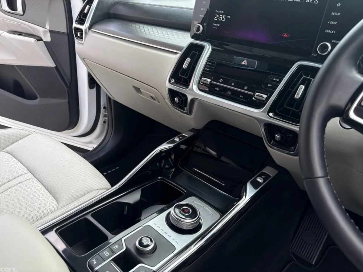Kia Sorento MPV, Diesel, 2023, White