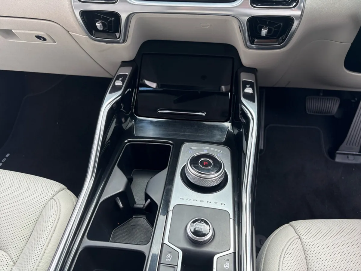 Kia Sorento MPV, Diesel, 2023, White
