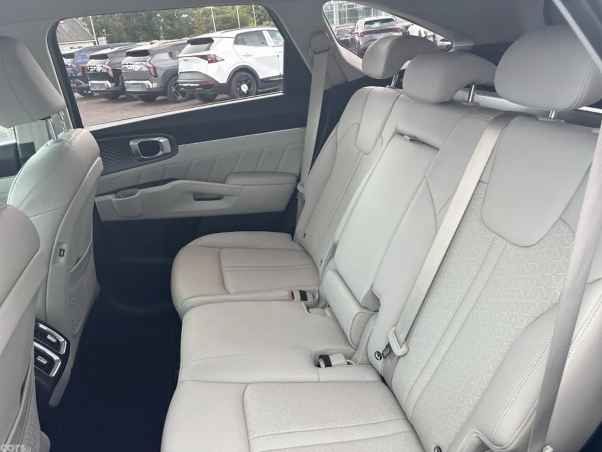Kia Sorento MPV, Diesel, 2023, Black