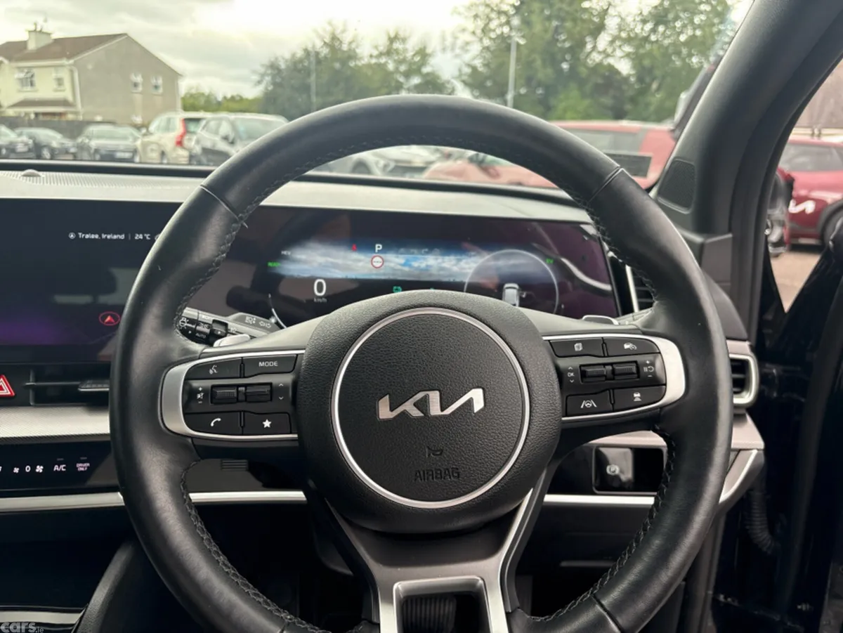 Kia Sportage MPV, Petrol Plug-in Hybrid, 2024, Black