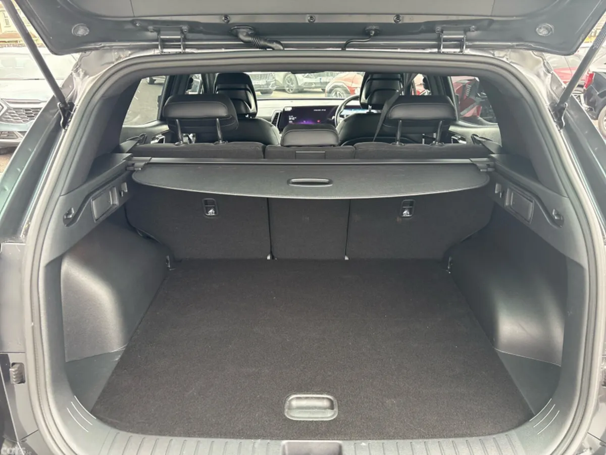 Kia Sportage MPV, Petrol Plug-in Hybrid, 2024, Black
