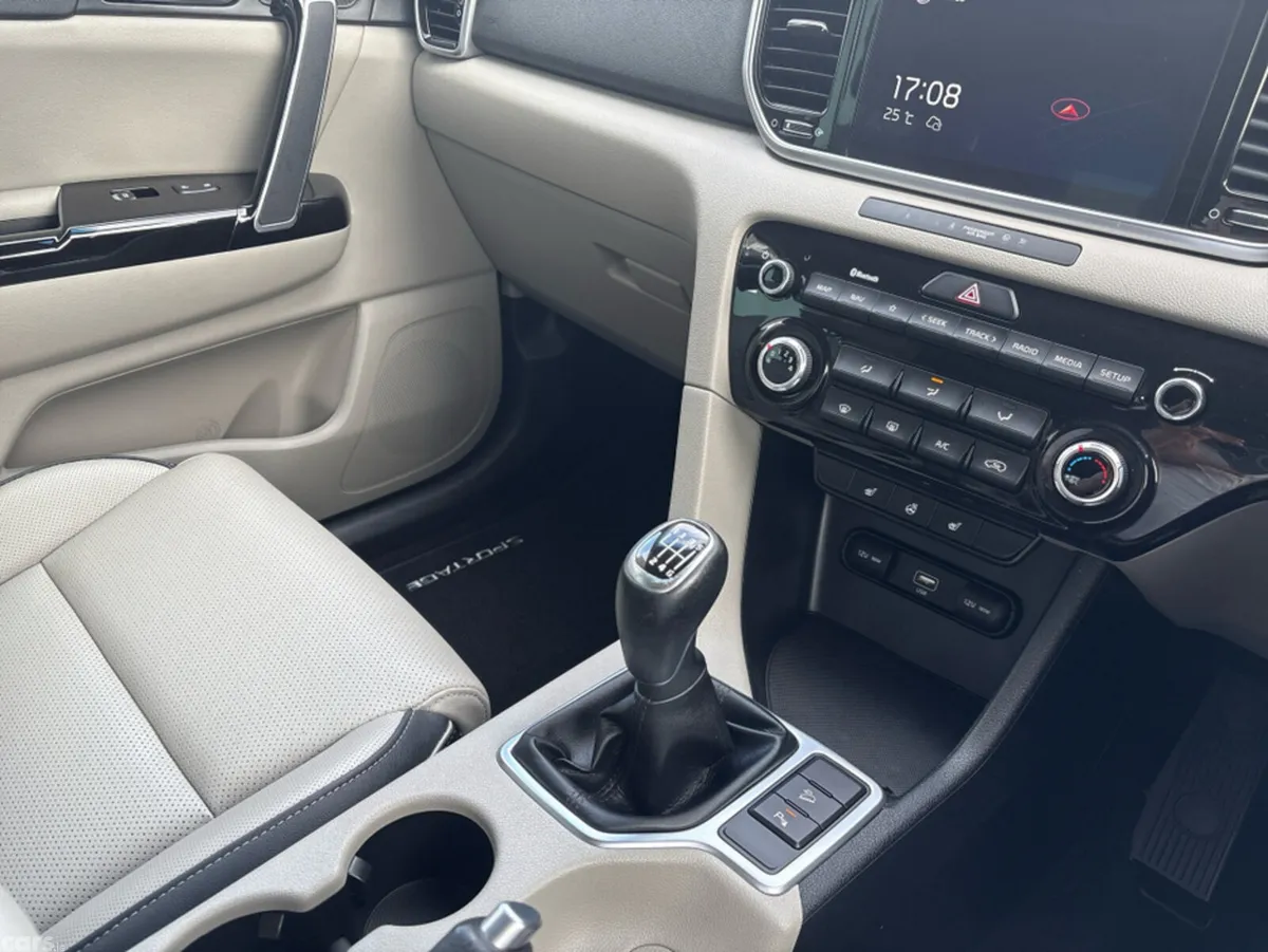 Kia Sportage MPV, Diesel Hybrid, 2021, Black