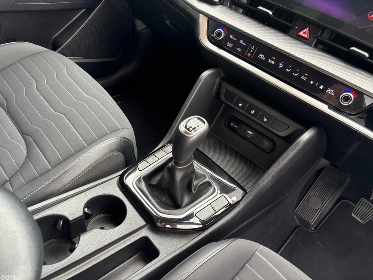 Kia Sportage MPV, Diesel, 2023, Grey